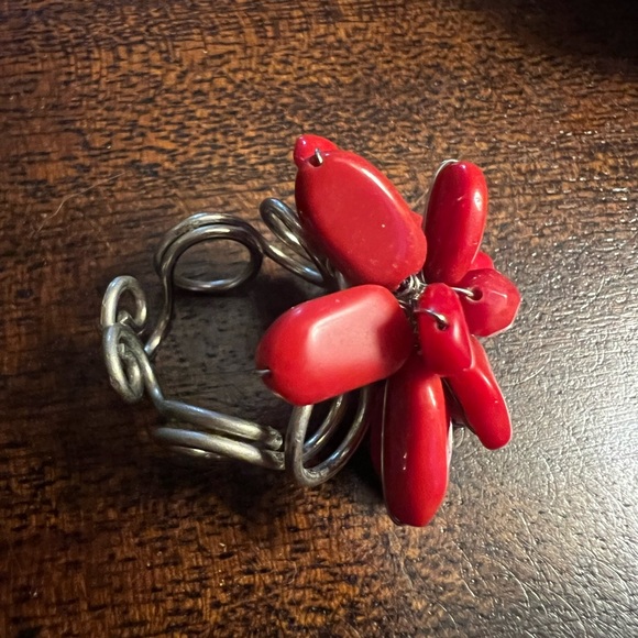 Vintage Resin Red Flower and Metal Ring Adjustable Size Medium - Picture 5 of 8